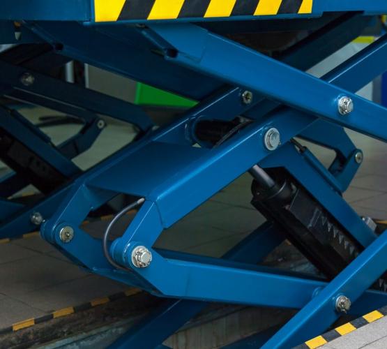 The Role of Plain Bearings in the Scissor Lifts Industry